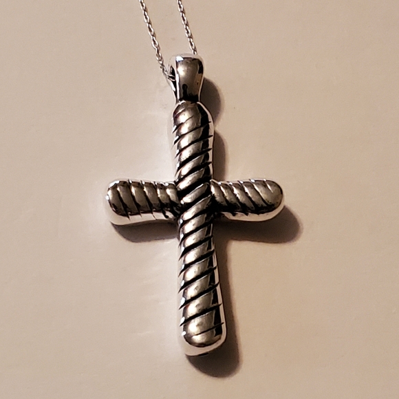 STERLING SILVER CROSS PENDANT W/18" CHAIN - Picture 2 of 6